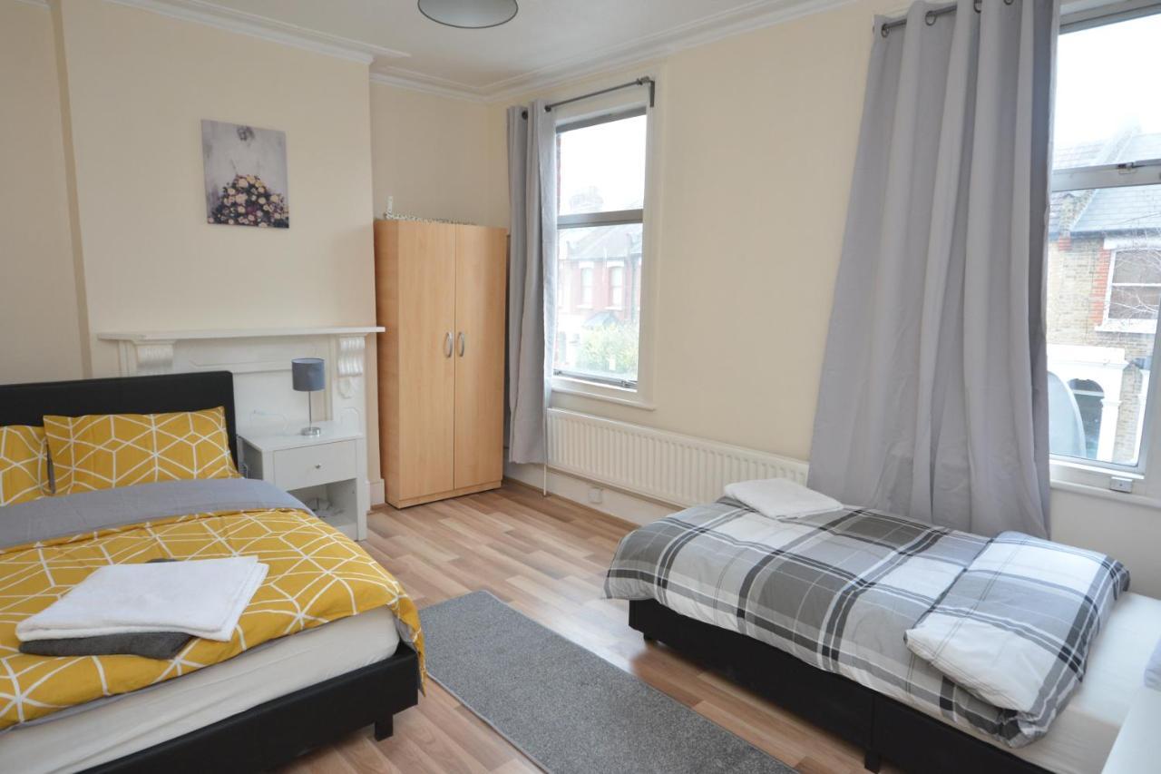Cheerful 4 Bedroom House In Greater Londyn Zewnętrze zdjęcie