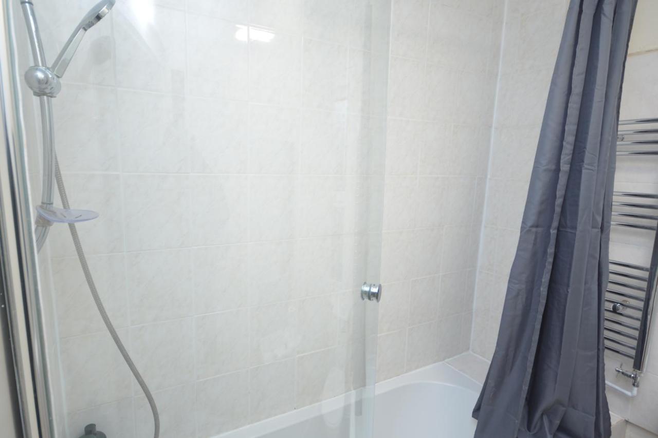 Cheerful 4 Bedroom House In Greater Londyn Zewnętrze zdjęcie