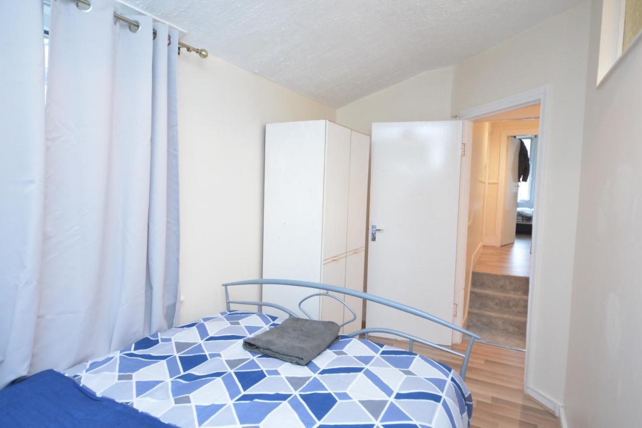 Cheerful 4 Bedroom House In Greater Londyn Zewnętrze zdjęcie