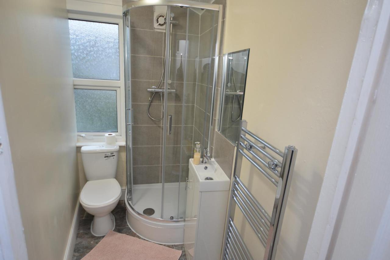 Cheerful 4 Bedroom House In Greater Londyn Zewnętrze zdjęcie