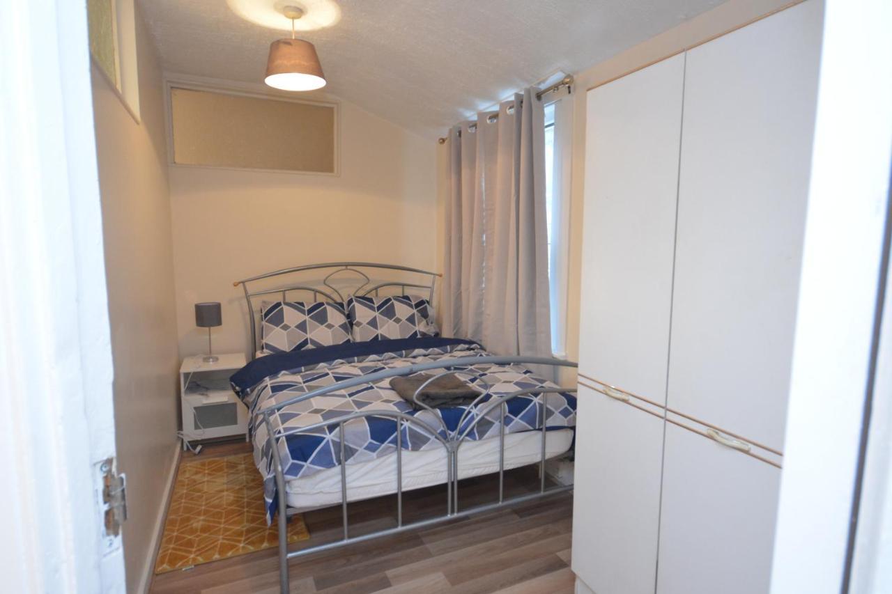 Cheerful 4 Bedroom House In Greater Londyn Zewnętrze zdjęcie
