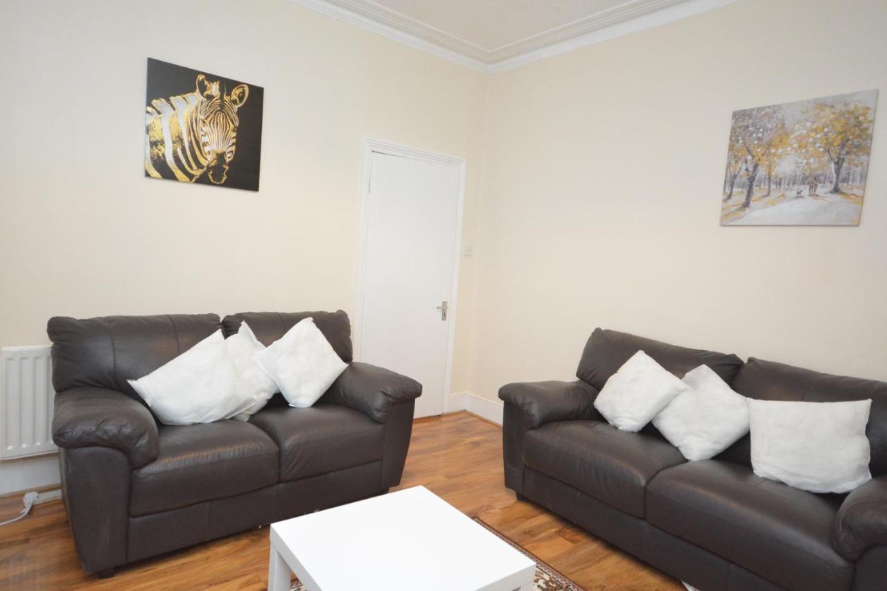 Cheerful 4 Bedroom House In Greater Londyn Zewnętrze zdjęcie