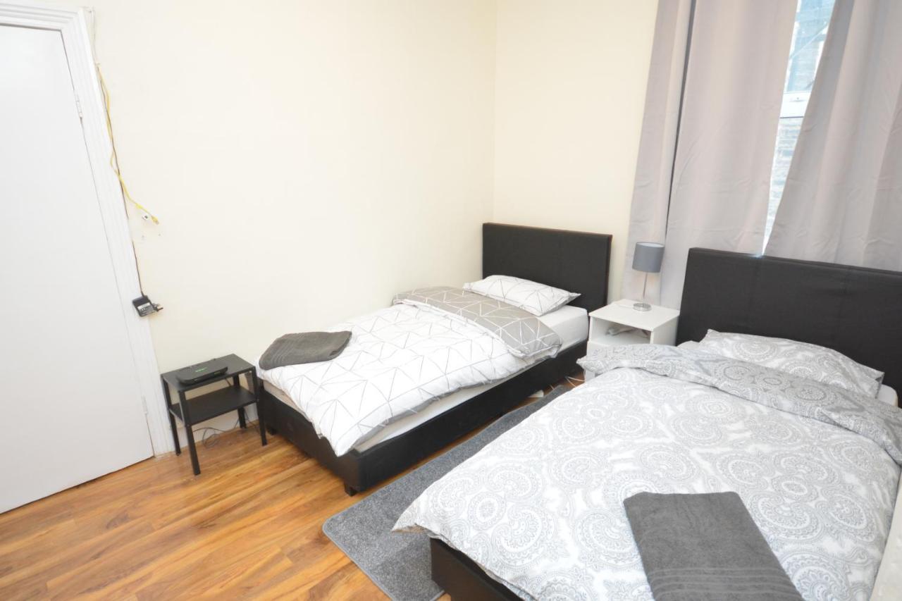 Cheerful 4 Bedroom House In Greater Londyn Zewnętrze zdjęcie